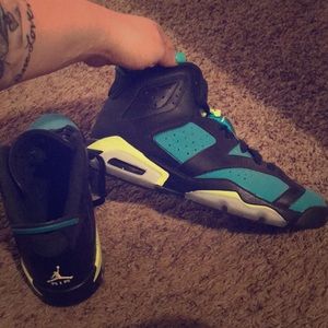 Jordan’s size 6.5y or 8 in women’s